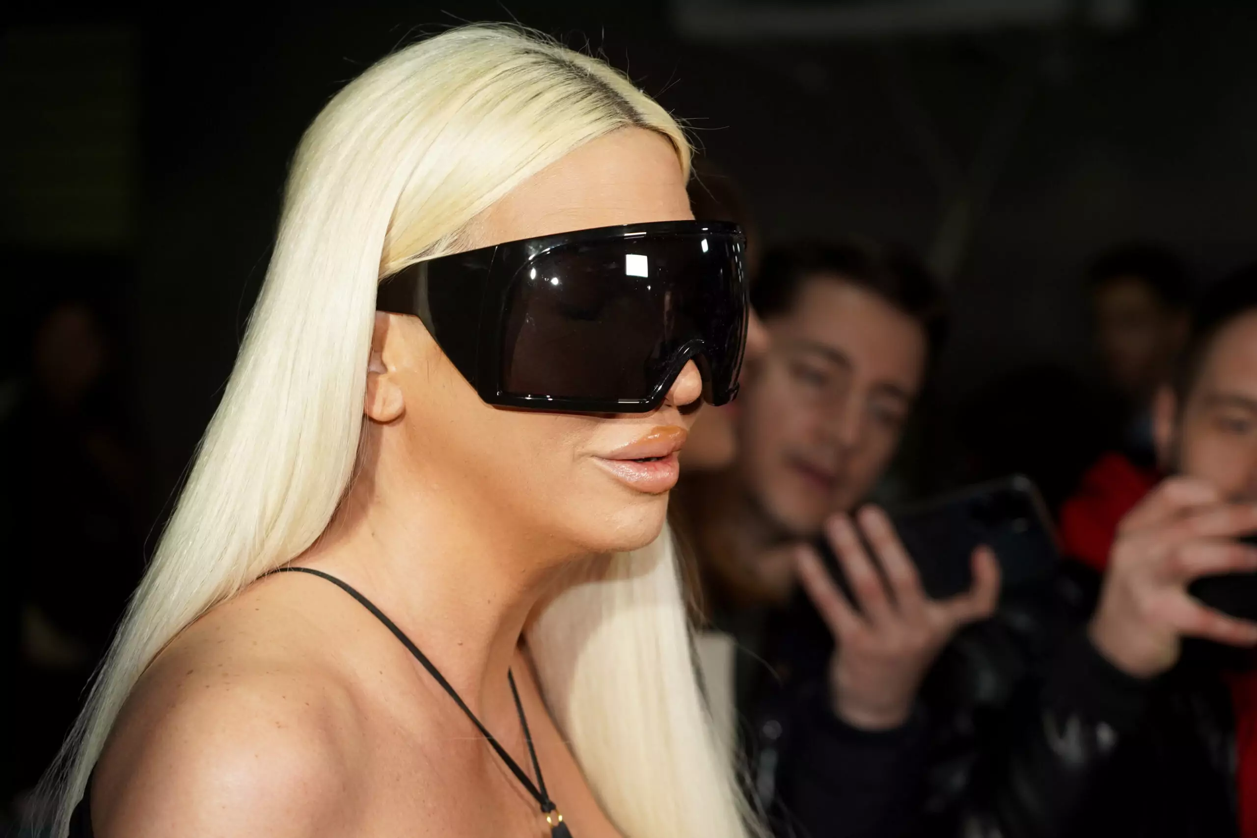 Jelena Karleuša u crnini