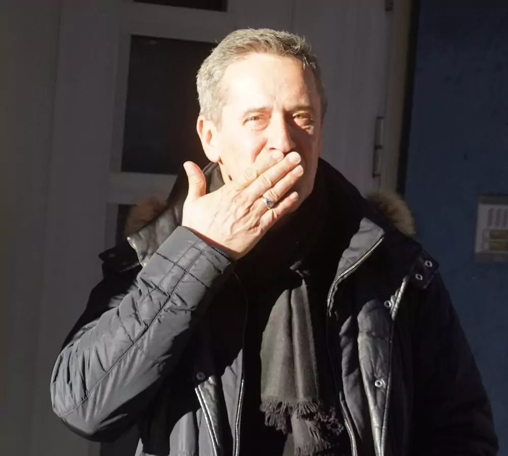Sin Enesa Begovića preminuo