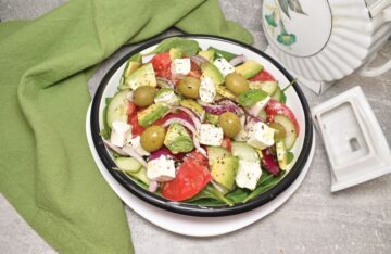 Grčka salata sa avokadom