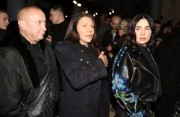 Đanijeva ćerka Sofija Svet portal, Svet novine