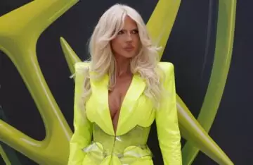 Jelena Karleuša pre svih operacija svet novine svet portal