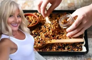 Domaća voćna granola po receptu Slavice Rokvić: Kada kuća zamiriše na praznike, med i ljubav VIDEO