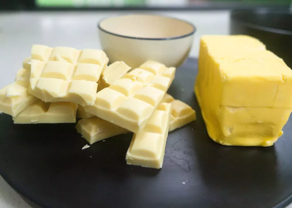 torta sa malinama i belom čokoladom svet novine svet protal