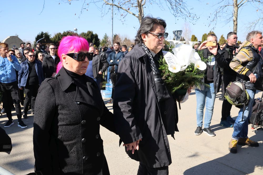 Zorica Brunclik na sahrani Saše Popovića svet portal svet