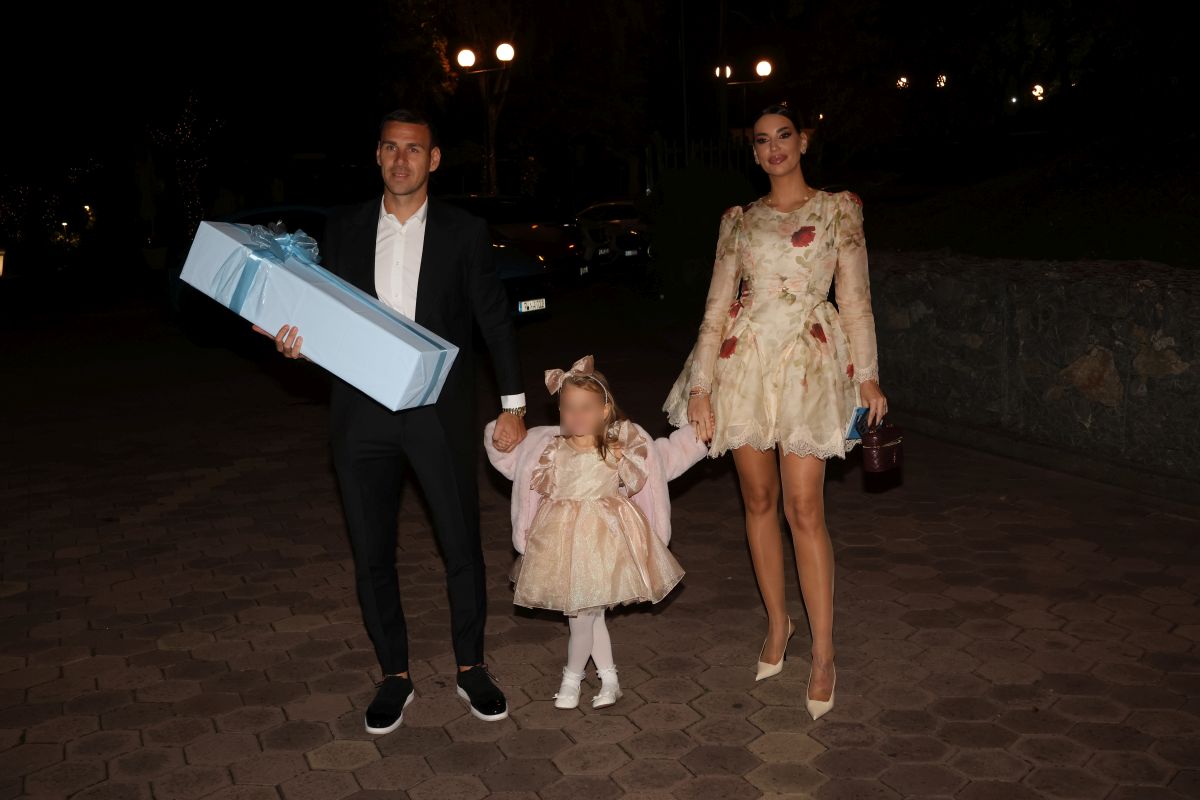 Katarina Grujić sa suprugom i ćerkom na rođendanu sina Nadice Ademov