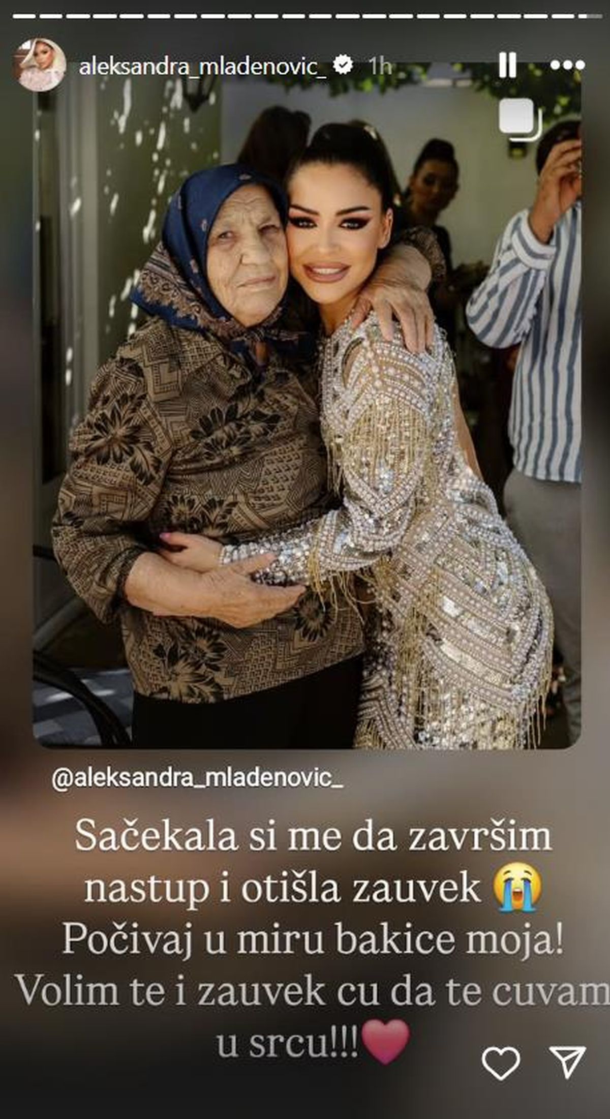 Aleksandra Mladenović s bakom