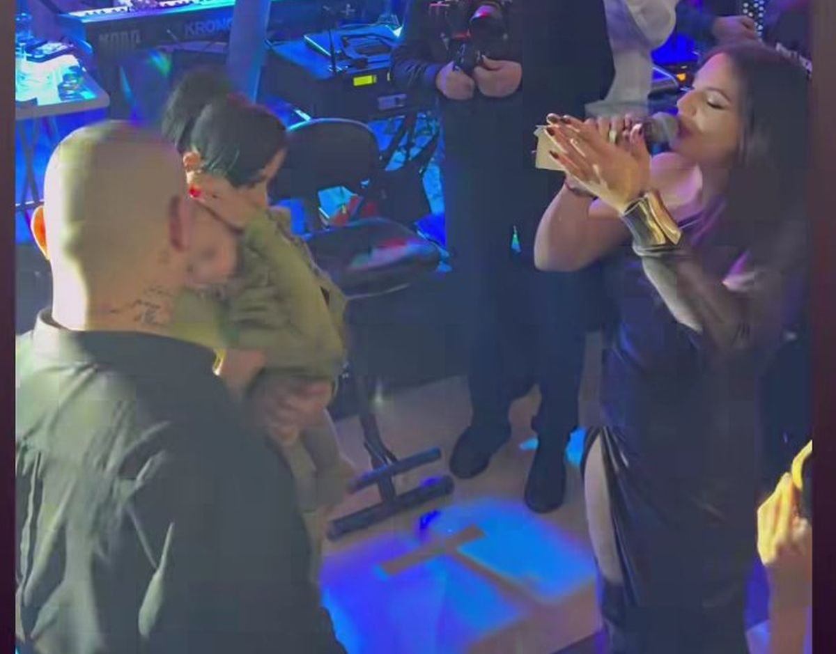 Nadica Ademov peva Darkovoj i Kaćinoj ćerki